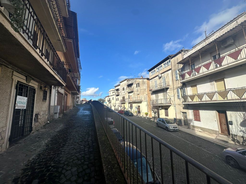 locale-commerciale-sant-angelo-romano