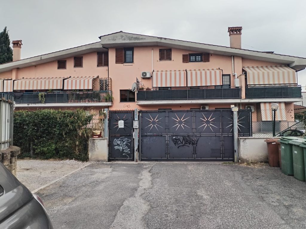 appartamento-su-due-livelli-con-ampio-spazio-esterno