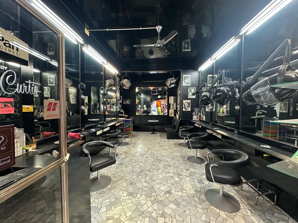 locale-via-valsassina-roma